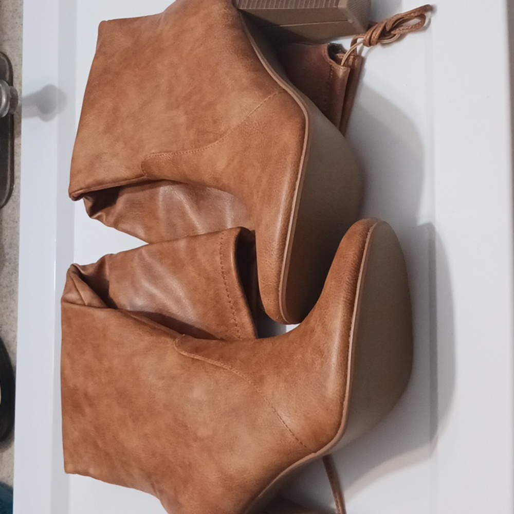 FIONI Clothing Brown Ankle Boots